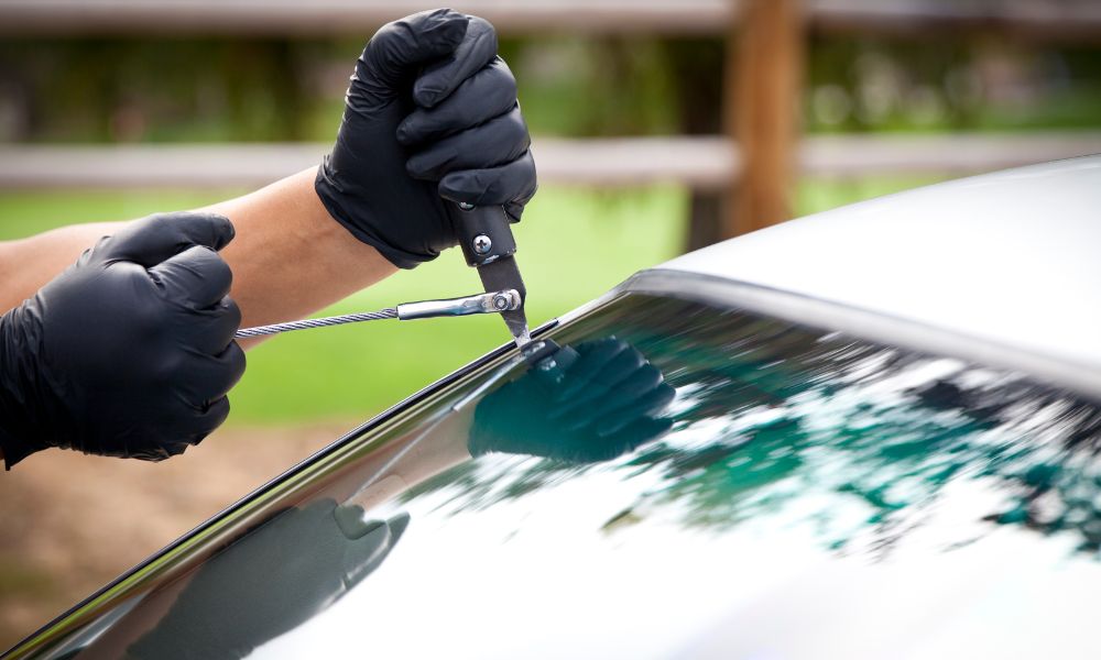 Modern Windshield Replacement Improves Vehicle Safety and Driving Visibility