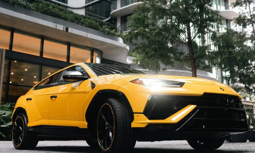 New vs. Used Sports Cars for Rental Fleets: What’s Better?